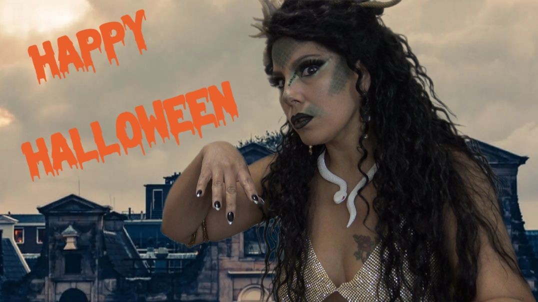 ⁣Medusa Halloween Make Up