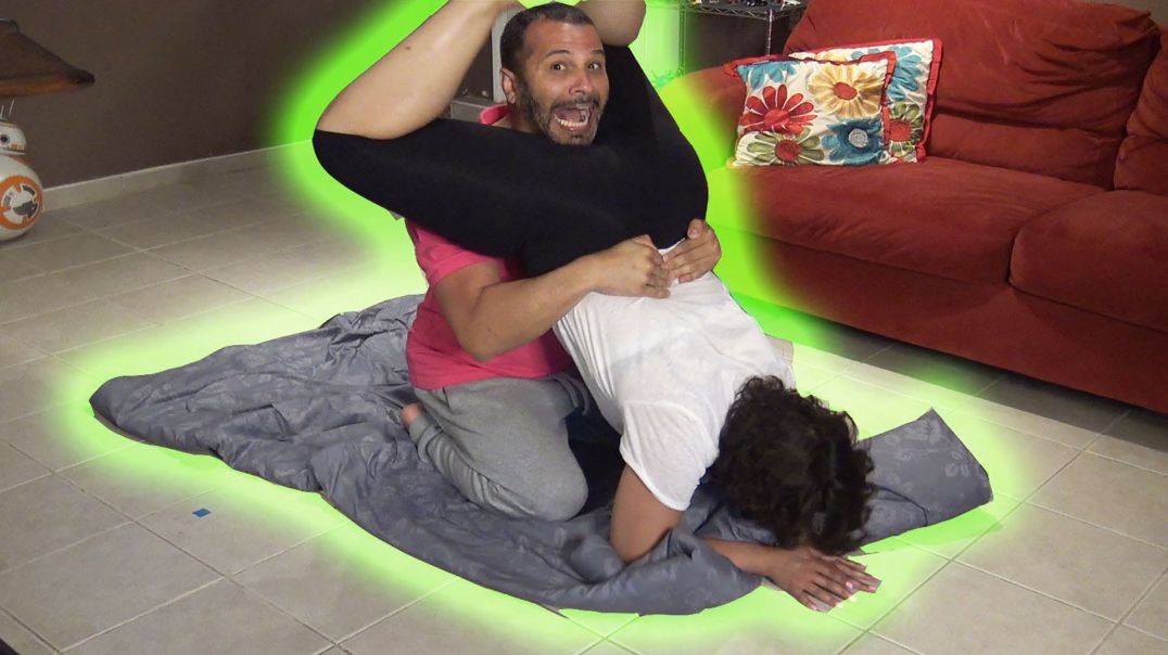 ⁣YOGA CHALLENGE SHE FARTED